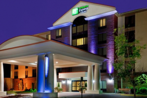 Гостиница Holiday Inn Express & Suites Chesapeake, an IHG Hotel  Чесапик